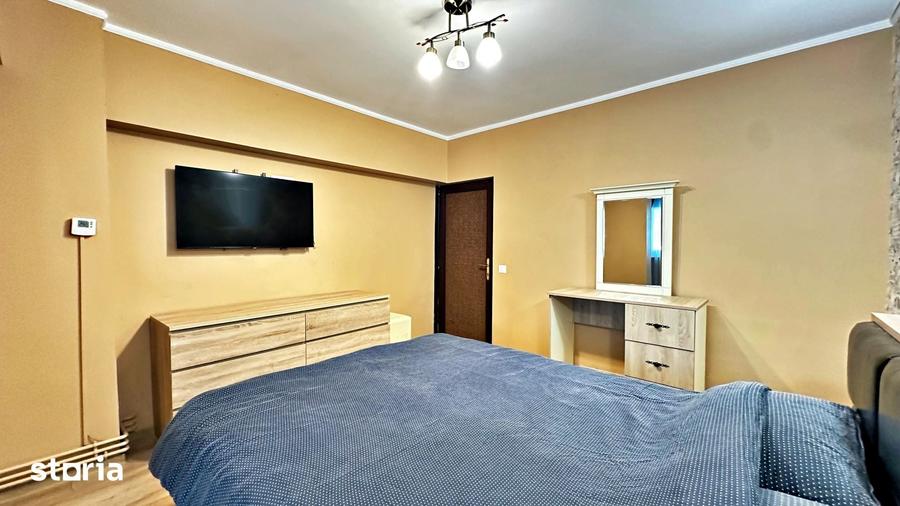 Apartament cu 3 camere decomandat în Far