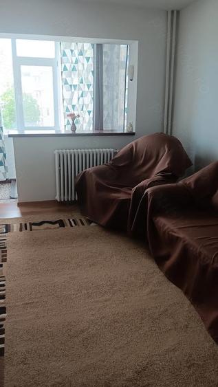 Inchiriez apartament zona SUPERNOVA - 1