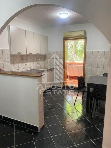 Apartament cu 2 camere decomandat, mobilat în Soarelui