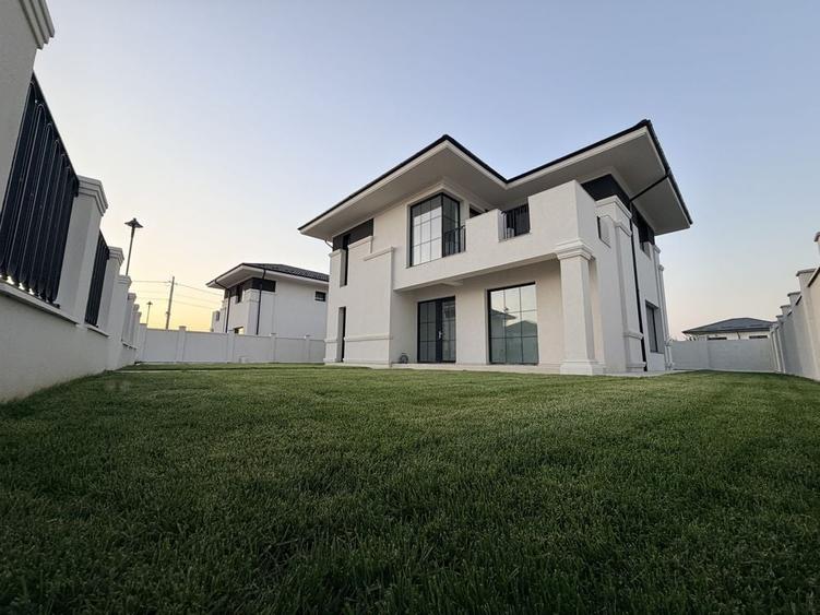 Casă cu 4 camere în Balciu