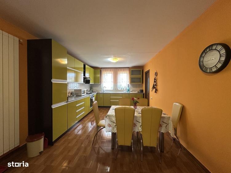 Casă cu 4 camere în Fulga