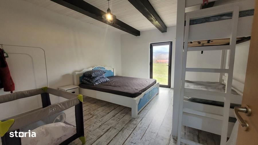 Casă cu 5 camere cu Teren 7029 Mp în Central