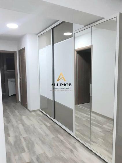 Apartament cu 3 camere în Micro 11