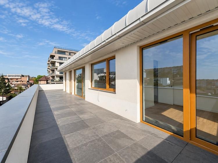 Apartament cu 4 camere decomandat, mobilat în Domenii