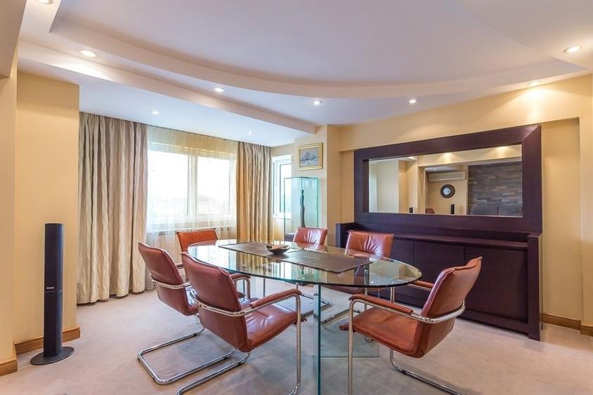 Apartament cu 4 camere decomandat, mobilat în Libertății