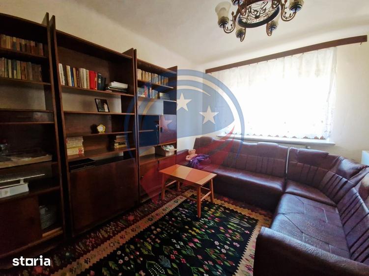 Casă cu 5 camere cu Teren 252 Mp în Central