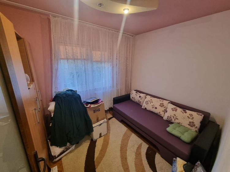 Apartament cu 3 camere decomandat, mobilat în Casa de Cultură