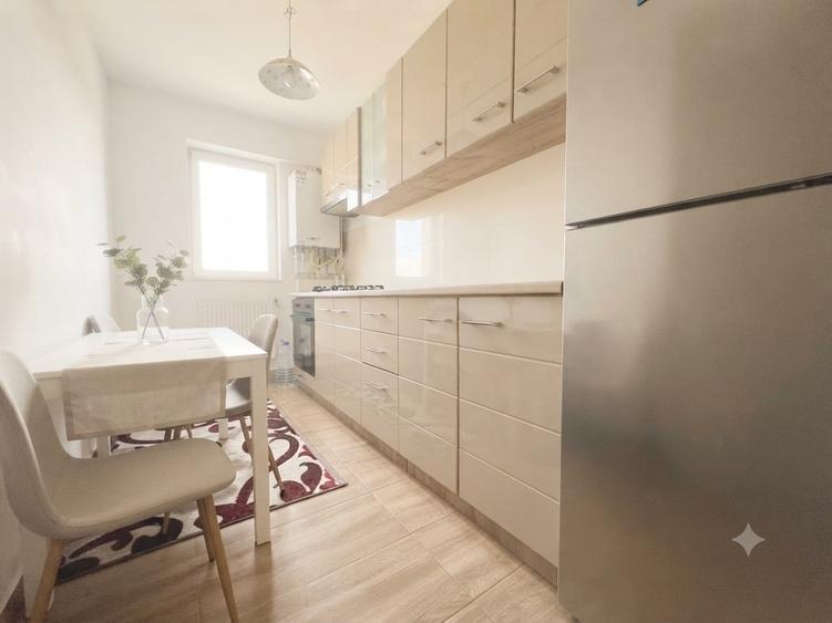 Apartament cu 3 camere decomandat în Bucium