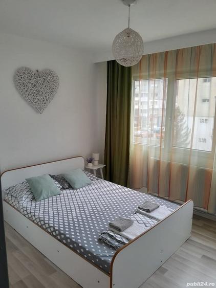 Apartament cu 3 camere semidecomandat în Orșova