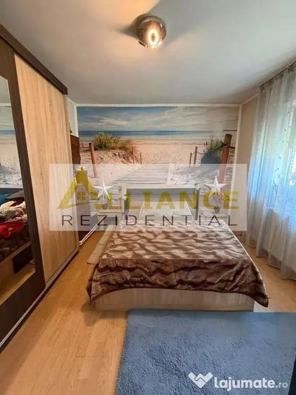 Casă cu 5 camere cu Teren 754 Mp în Cățelu