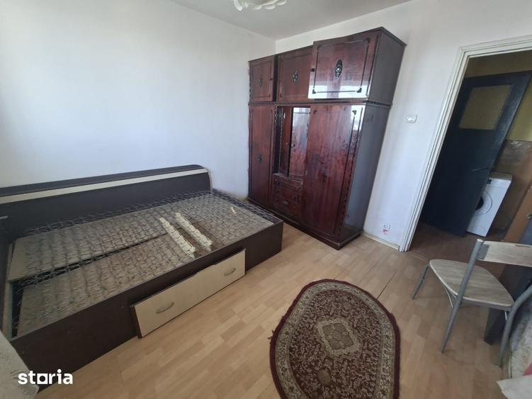 Apartament cu 3 camere decomandat în Ghencea