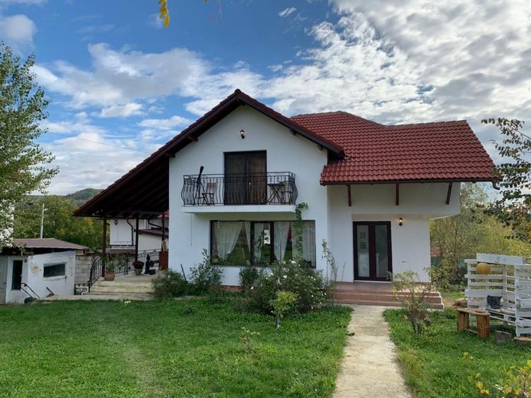 Casă individuală cu 4 camere cu Teren 581 Mp în Ștefănești