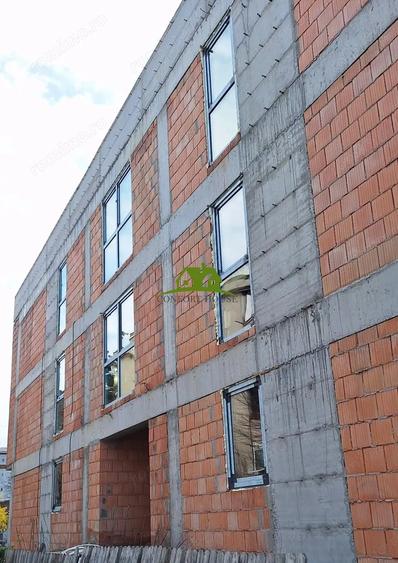 Apartament cu 3 camere decomandat în Traian