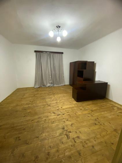 Casă cu 3 camere în Adămuș