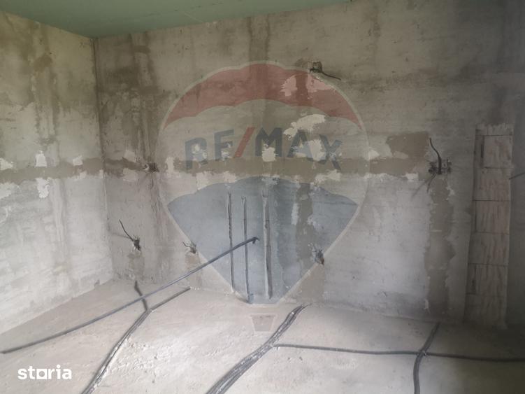 Casă cu 3 camere cu Teren 1200 Mp în Central