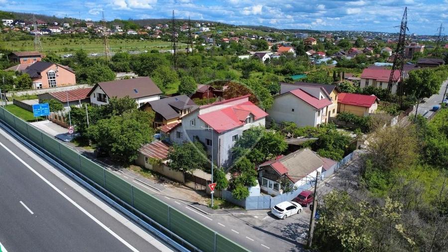 Casă individuală cu 7 camere cu Teren 400 Mp în Bariera Vâlcii