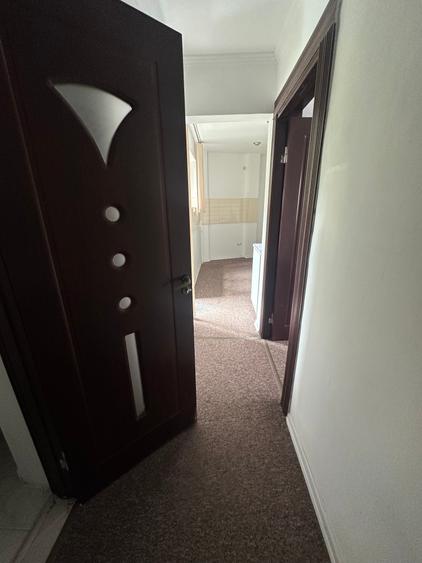 Apartament cu 5 camere decomandat în P-ța Romană