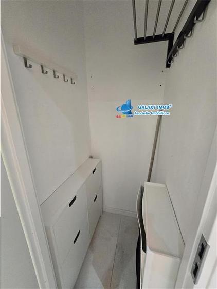 Apartament cu 4 camere semidecomandat, mobilat în Titan