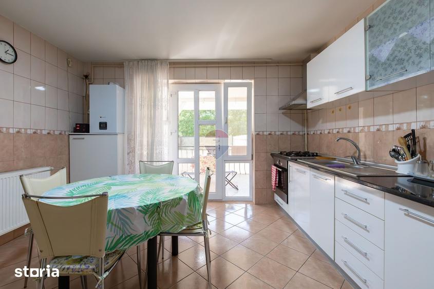 Casă cu 6 camere cu Teren 998 Mp în Hemeiuș