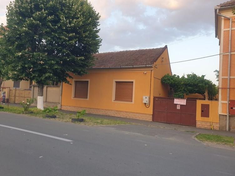 Casă cu 4 camere în Pârneava