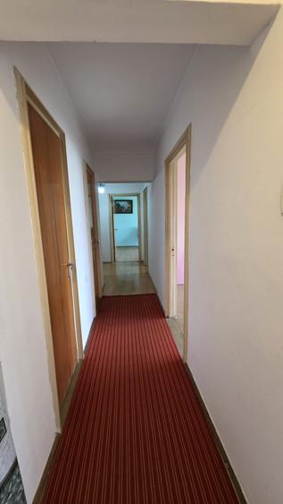Apartament cu 3 camere decomandat în Berceni