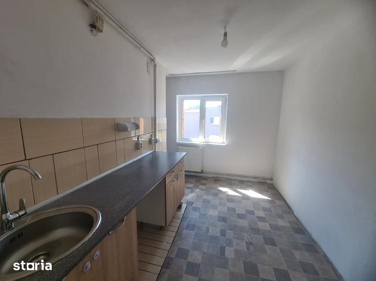 Apartament cu 2 camere decomandat în Județean