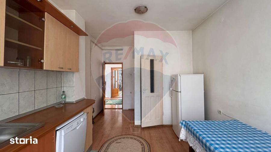 Apartament cu 3 camere semidecomandat, mobilat în Dâmbul Rotund