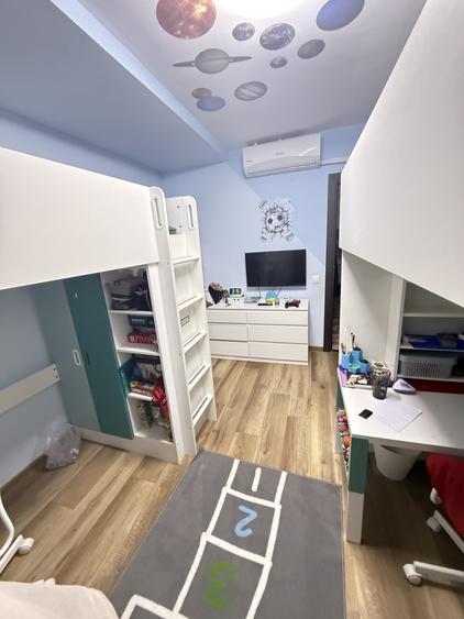 Apartament cu 3 camere semidecomandat, mobilat în Iris