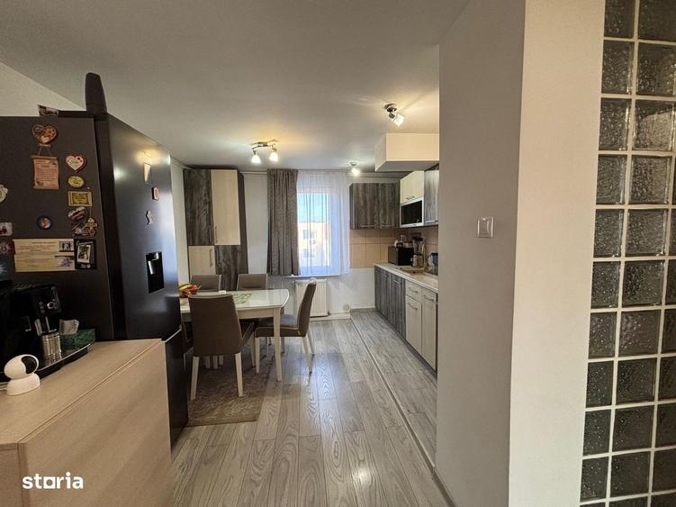Apartament cu 3 camere în Tudor