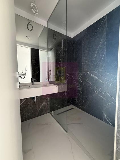 Apartament cu 4 camere decomandat în Lacul Tei