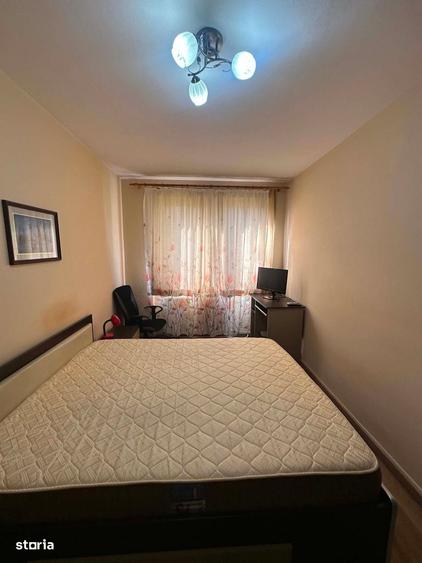 Apartament cu 3 camere semidecomandat în Careiului