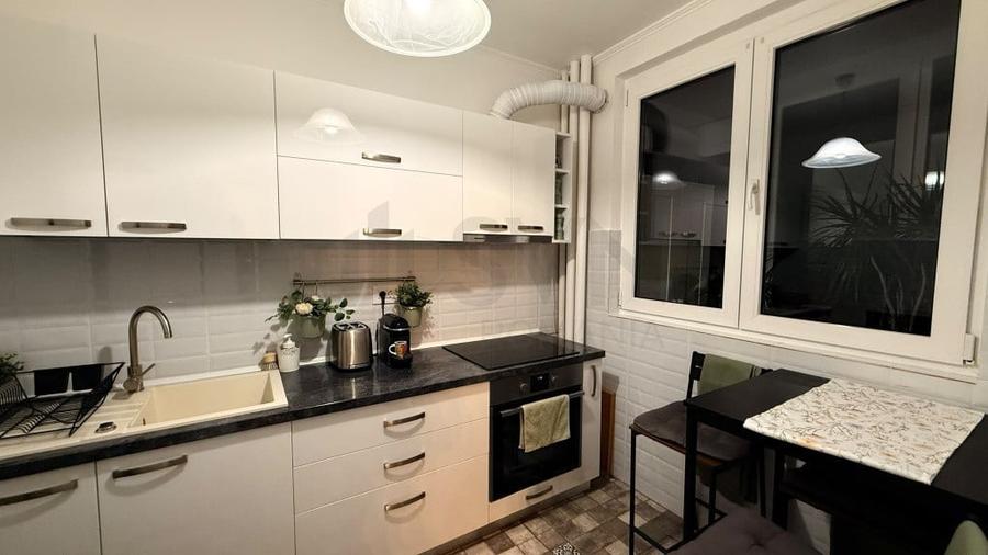 Apartament cu 2 camere semidecomandat în 1 Mai