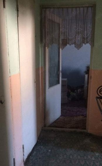 Apartament cu 2 camere decomandat în Băi