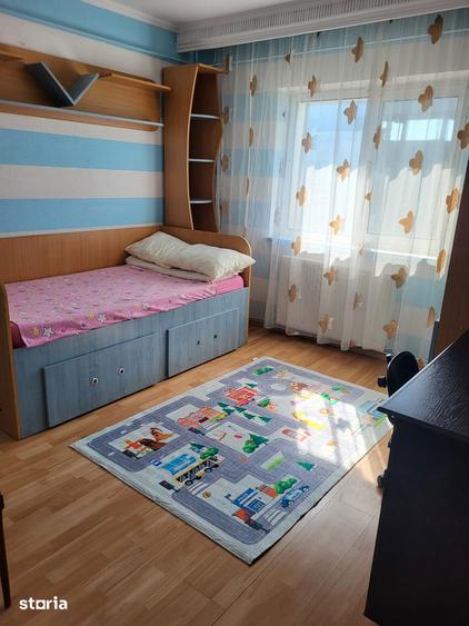 Apartament cu 3 camere, mobilat în Central