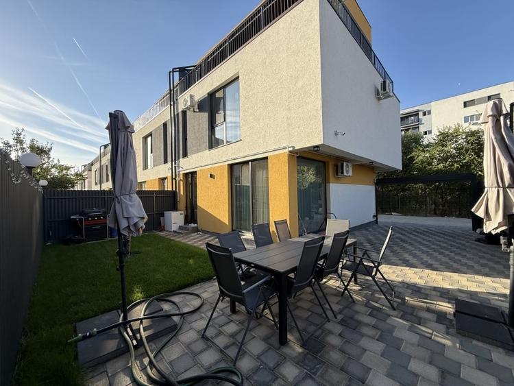 Casă cu 4 camere cu Teren 156 Mp în 1 Decembrie