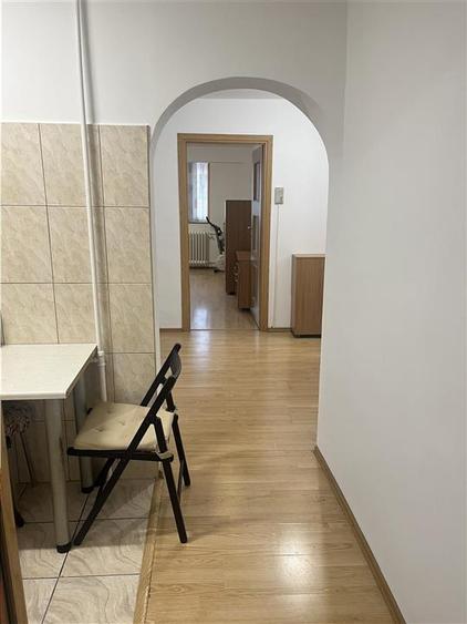 Apartament cu 2 camere decomandat, mobilat în Tei