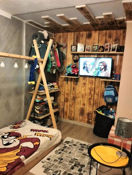 Apartament cu 3 camere decomandat în Nămoloasa