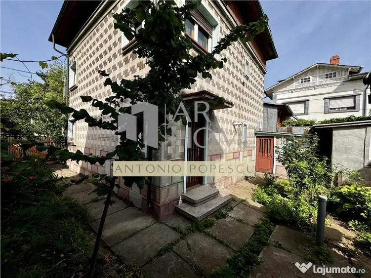 Casă cu 3 camere cu Canalizare în Central