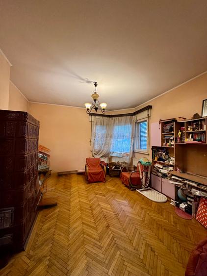 Apartament cu 3 camere circular în Parcul Carol