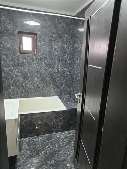 Apartament cu 2 camere decomandat în Podul de Fier