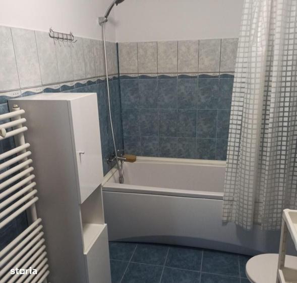 Apartament cu 3 camere semidecomandat, mobilat în Florești