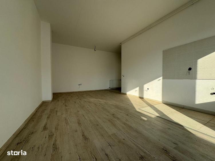 Apartament cu 3 camere în Tractorul