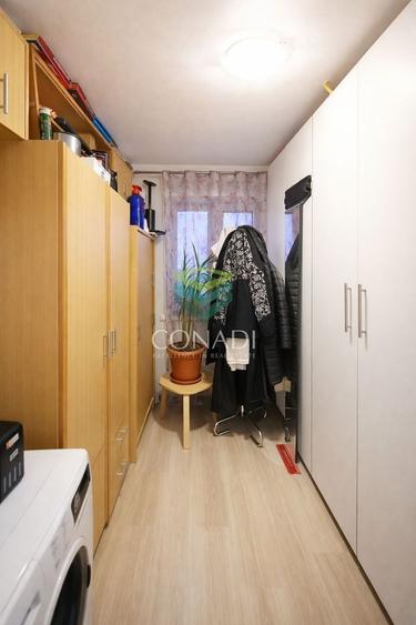 Apartament cu 3 camere semidecomandat în Giurgiului