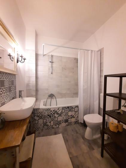 Apartament cu 4 camere decomandat în Hipodrom 4
