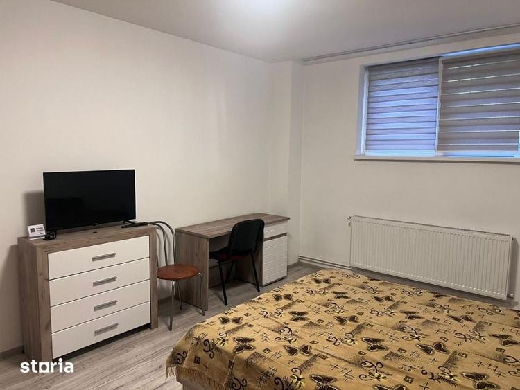 Garsonieră decomandată în Craiovița Nouă