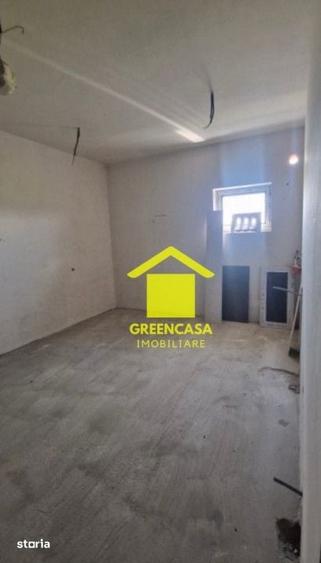 Casă cu 4 camere semidecomandat cu Teren 350 Mp în Jucu