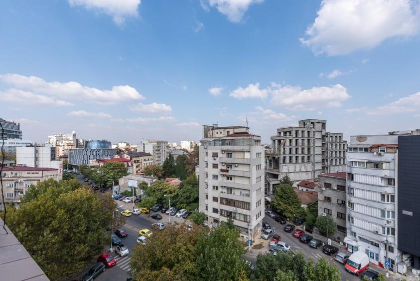 Apartament cu 2 camere semidecomandat în Universitate