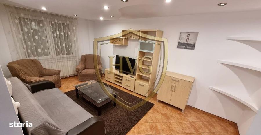 Apartament cu 3 camere în Tei