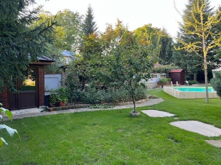 Casă individuală cu 7 camere cu Teren 1576 Mp în Snagov