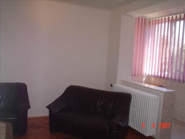 Apartament cu 2 camere decomandat, mobilat în Medicină